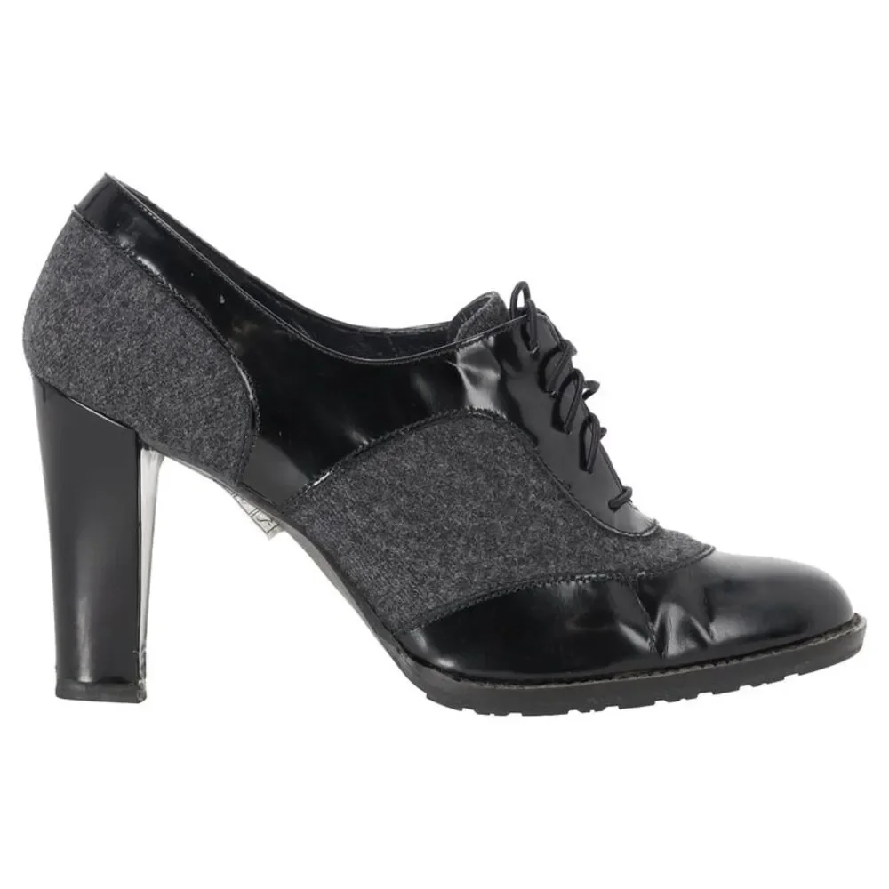 Stuart Weitzman Lace Up Oxford Ankle Boots in Grey Wool